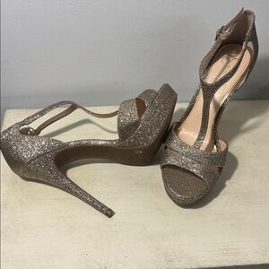 NWOB Jessica Simpson 8.5 T-Strap Glitter Heels